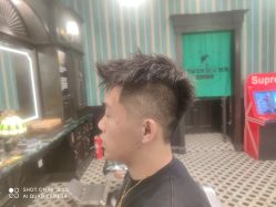 -海文先生国潮烫染男士理发馆