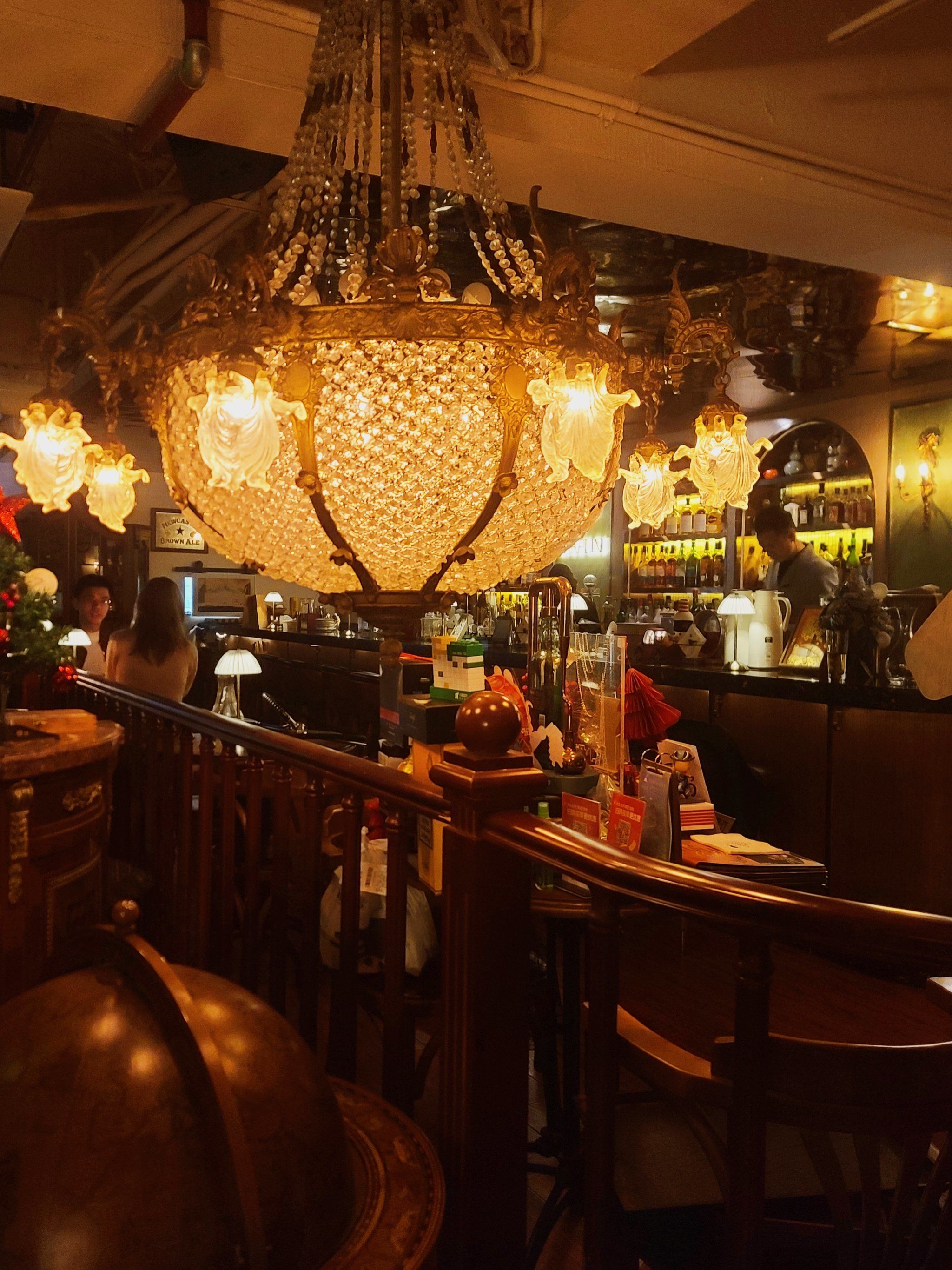 chaplin一家老钱质感的英式酒吧