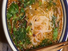 -云阿蛮云南生烫牛肉米线(奉贤路店)