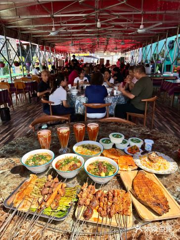 乌鲁木齐！！穷鬼天堂！！！