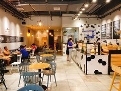 用餐区-HELLO 27 意面·沙拉·帕尼尼