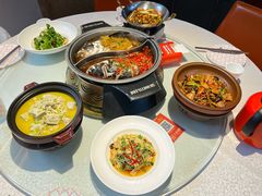 -阿瓦山寨·湘菜现炒·剁椒鱼头王(咸阳总店)