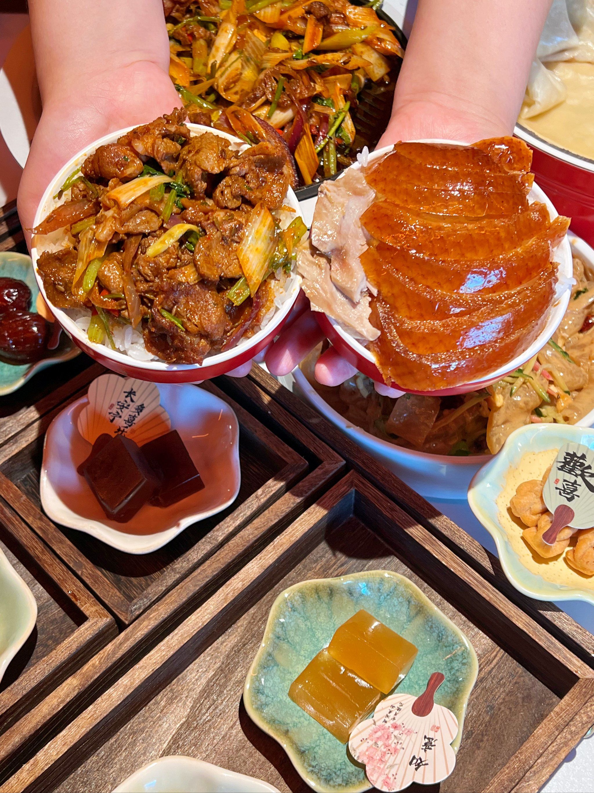 挖到了一家在北京故宫边儿上的神仙美食店——吉祥春饼.