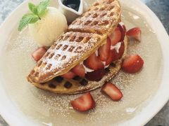 -ROAST coffee & eatery