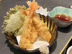-铭牛烧肉·和牛海鲜自助(高新月牙湖店)