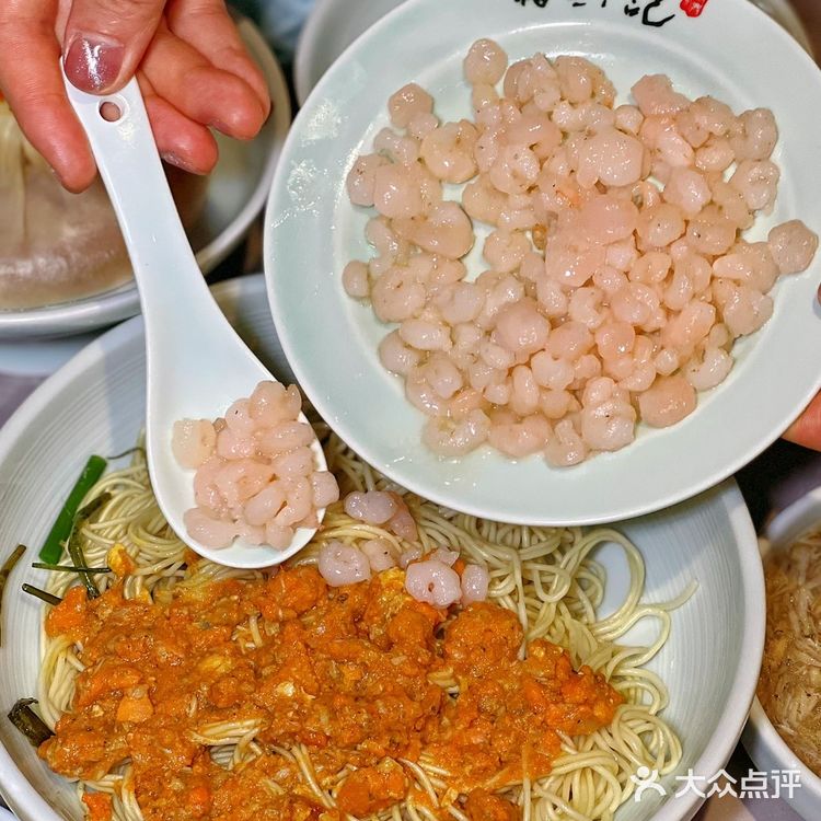 来上海，总要尝一尝这家蟹黄面！