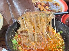 -爆炸头阿姨小四川正宗川味小吃(无任何分店)