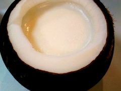 -志龙皇冠吃货椰子铺