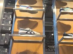 -Onitsuka Tiger(港汇恒隆广场店)