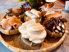 -慢丽江·云南野生菌土鸡锅(付家庄店)