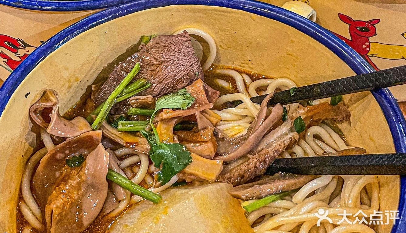 武汉的朋友，答应我一定要吃这家牛杂锅好吗！