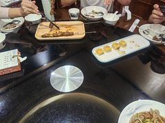 -东口码头·烧鸽子·鱼头泡饼·地方菜(金鹰悦城店)