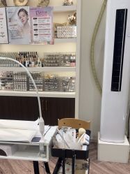-花岐款式专研健康美甲沙龙