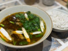-粉八·云南米线·建水烧烤(常熟路店)
