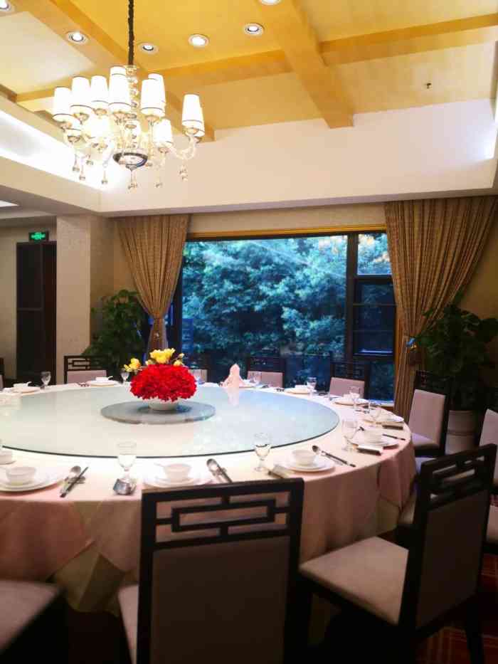 呈祥东馆(建设南路店)-"只能说 这个餐馆很安静 你们懂的 !