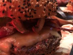 -FAT COW(虹梅路店)
