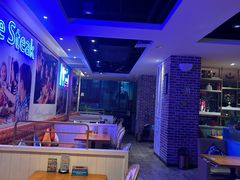 -豪客嘉族·麦尼顿西餐厅(乐福天下店)