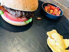 -HIGH FIVE哈福手工汉堡(桂林路店)