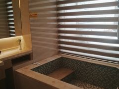 -兴芮温泉度假区