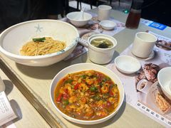 小龙虾拌面-穿蒸引鲜·嗲记(正大广场店)