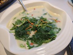 养生高汤浸桑叶-玲珑·新粤菜(安华汇店)