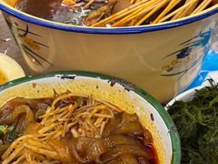 -拈签一笑黄牛肉辣卤串串