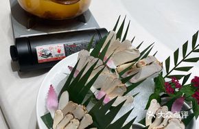 Wild Matsutake Mushroom Stewed with Free-range Chicken