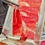 听朋友介绍五角场新开了一家铜炉火锅自助。羊肉串