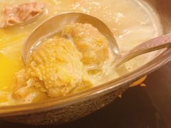 -鲜入围煮花胶鸡海鲜火锅