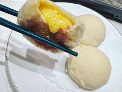 脆皮流沙包-皇朝会.经典传统粤菜(外滩店)