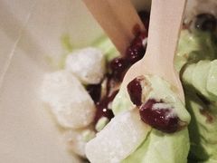 抹茶红豆年糕麦旋风-麦当劳(上百万和城店)