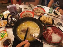 -鲜入围煮花胶鸡海鲜火锅