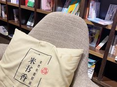 -钟书阁(松江泰晤士小镇店)