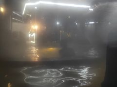 -裕龙汤泉