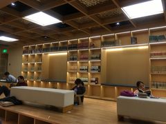 -漕河泾街道图书馆(漕河泾社区文化活动中心店)