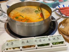 泰式冬阴功锅底-樾餐厅泰式海鲜火锅(民歌湖店)