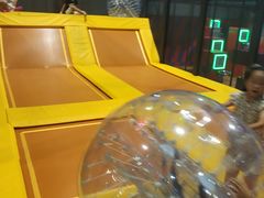 -嗨翻Hi-Fun竞技主题乐园·蹦床亲子生日轰趴(国光1937店)