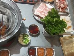 -围炉肉舍•炭烤活鳗•丹东海鲜烤肉(步行街店)