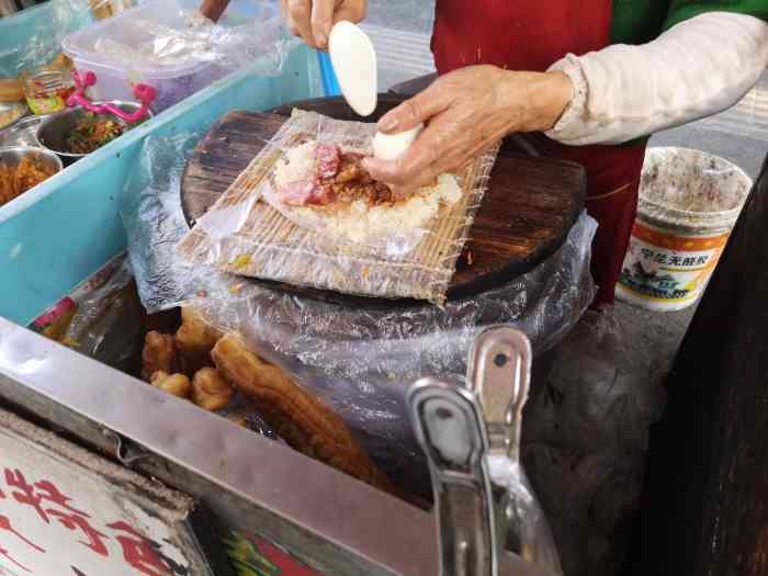 他们家的蒸饭料多实在加的料也好吃