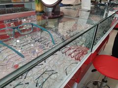 -朱师傅眼镜·蔡司·依视路·尼康(市先进店)