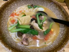 -蒙自源过桥米线(红谷滩万达店)