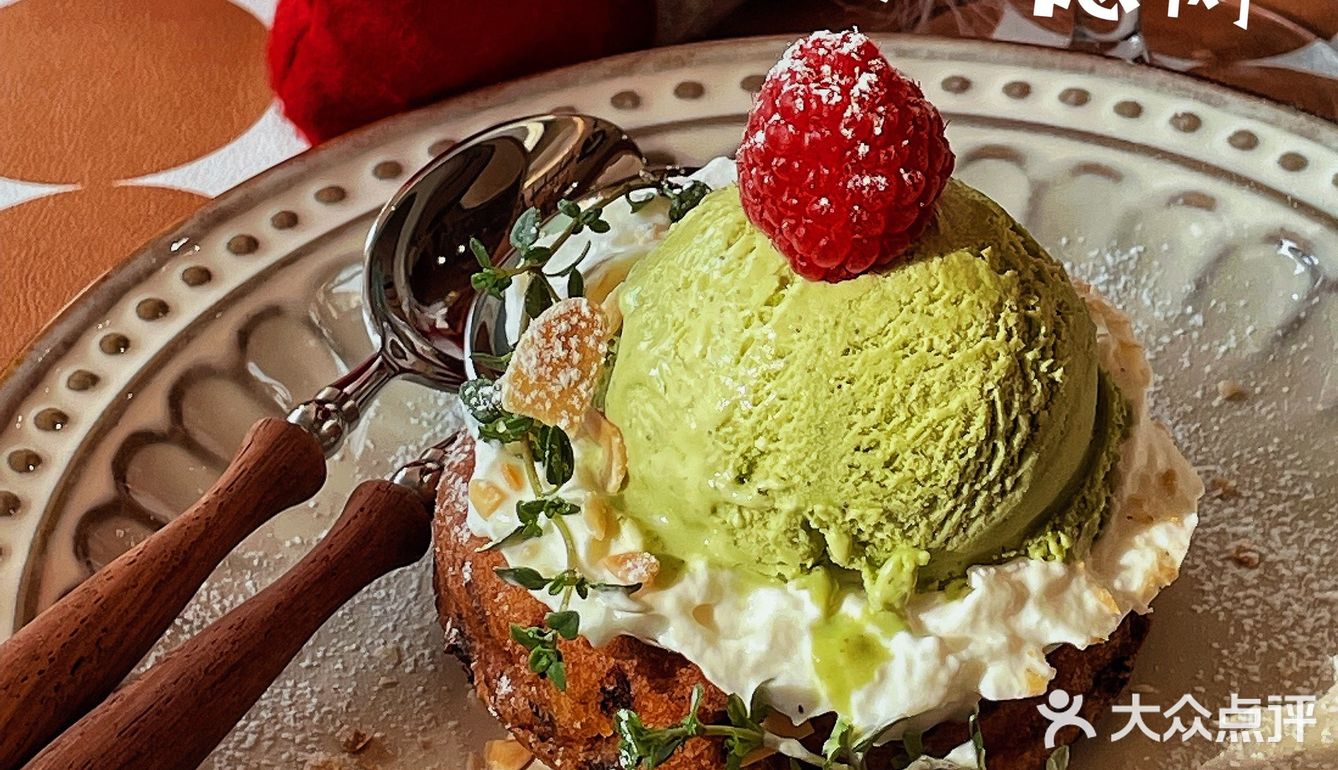 圣诞节平安夜怎么过⁉️天主教堂➕梧桐馆西餐