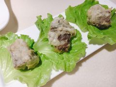 生菜脆皮牛腩-本味轩精品茶餐厅(黄山路店)