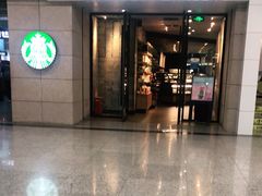 门面-星巴克(浦东机场T2到达店)