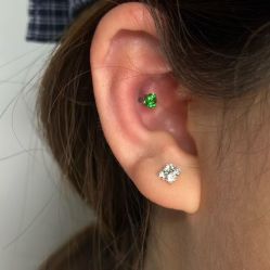 -AI艾耳·专业手工耳洞·穿孔美学馆