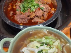 -大众跷脚牛肉馆·非遗传承单位(峨眉山店)
