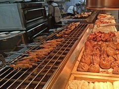 -四囍码头海鲜烧烤自助火锅(外滩南京东路悦荟广场店)