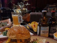 -鲨鱼美式餐厅酒吧Sharky