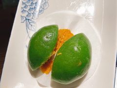 麦青咸蛋黄肉松青团-佬泰丰斋· 乌镇茶食餐厅