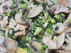 雪菜蘑菇时笋炒肉-百家鲜·杭帮菜